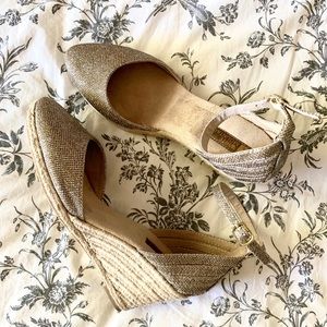 White Mountain Wedge Sandals